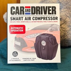 CAR AND DRIVER Smart Air Compressor - Black